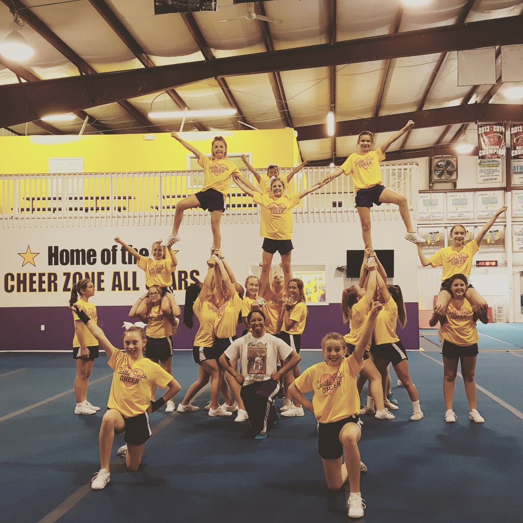 CheerZoneKY's tweet photo. Great week of camp for Castle South Middle!  #CheerZoneKY #WeAreCheerZone #CZAS https://t.co/jSks4sPkB1