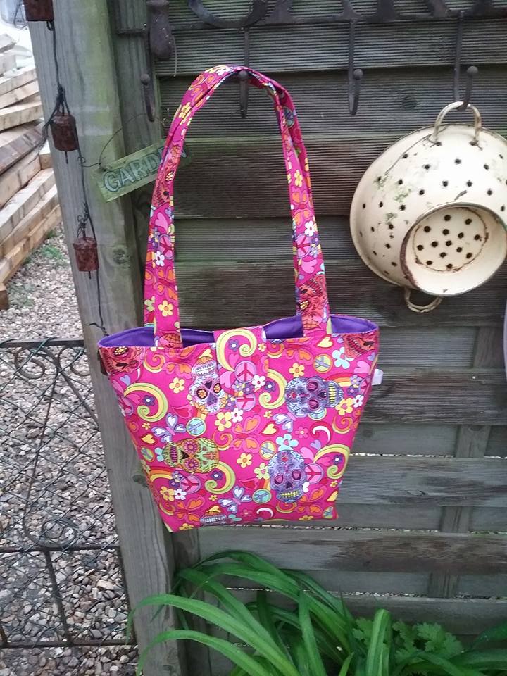 JoFishcake's tweet photo. Daily Pick at #TBBCE2017 #goingtoBBCE A beautiful bag made by Jill Tinkler @ Bessie Poke https://t.co/D7YBkKjYkj https://t.co/Cjcq5Z9tzh