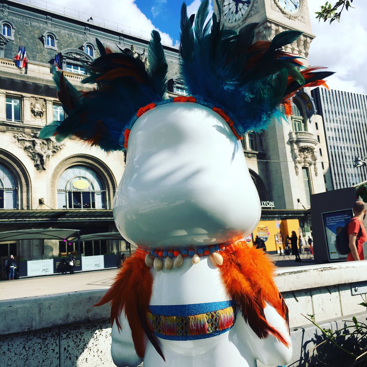 atelierlutece's tweet photo. #funkybears en ballade Gare de Lyon - custo de bear #diy https://t.co/moaQ1mONvM