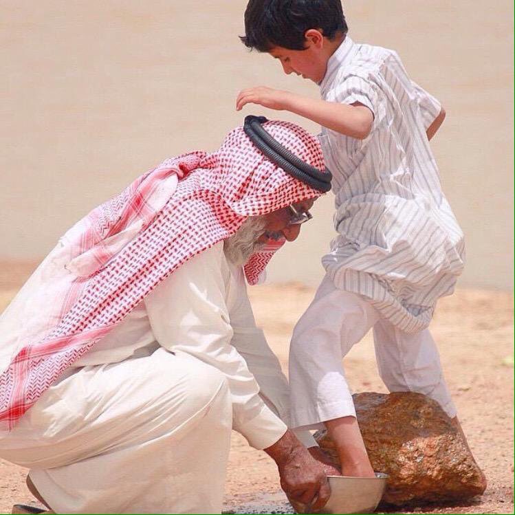 rx5_911a's tweet photo. أداريه وأحنّه مثل شايب لبزير 
ماوده يشوف دموع عينه على خده 
أحبه محبه مالها فالهوى تفسير 
خباشة خفوق لاعشق حب من جده https://t.co/pqarJ8WiaJ