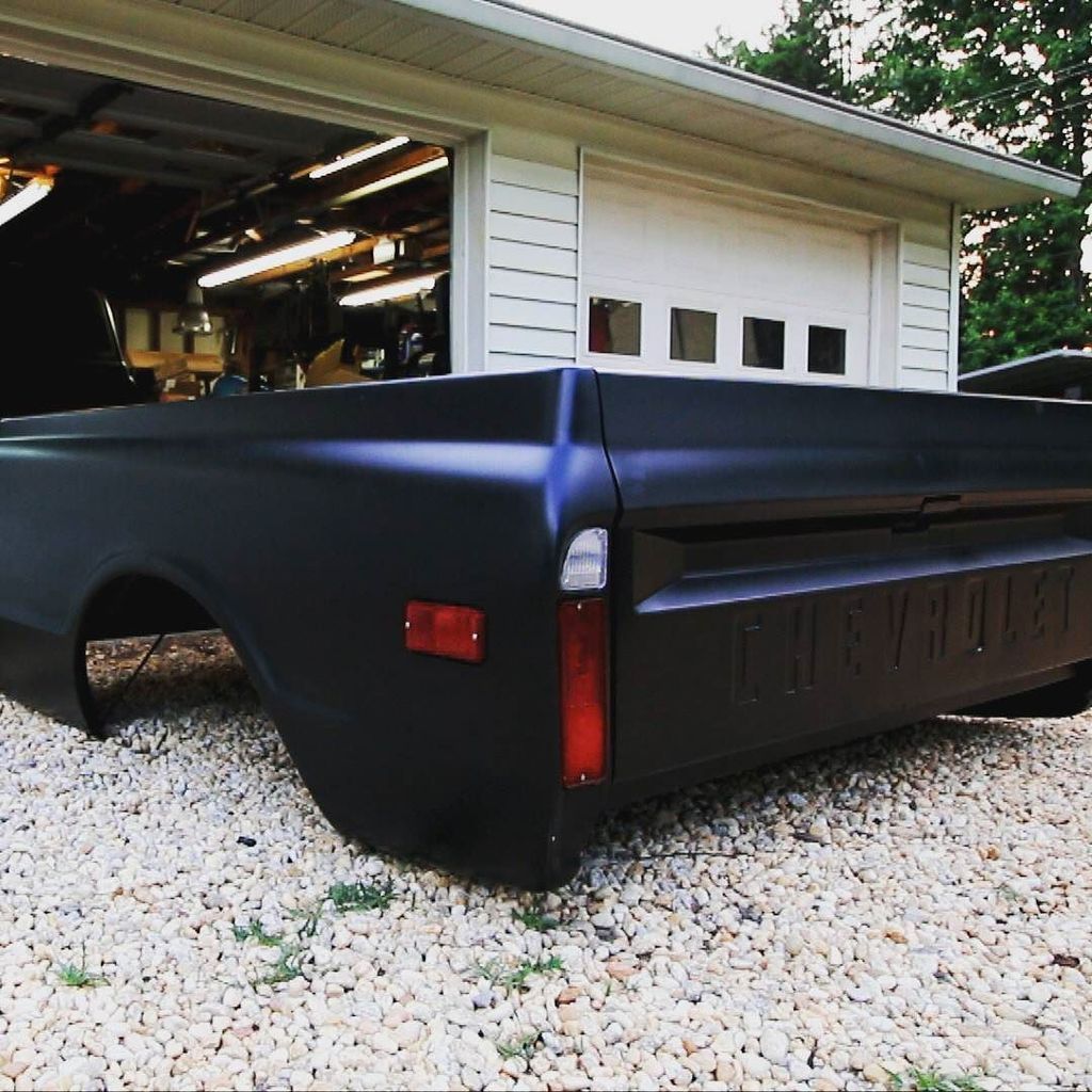 thefabforums's tweet photo. Get low...#C10 #cdime #chevytruck #chevytruck #chevylife #airride #bed #thefabforums #blac… https://t.co/0Y55tQfo4z https://t.co/fPKB1ucSLP