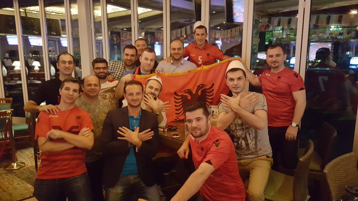 Blekyy's tweet photo. FORCAAA SHQIPËRIA #TeamAlbanians #Alb #AlbosInParis #Albanais #Shqiperi #shqip #shqiperia https://t.co/zwNnANPo2b https://t.co/sIviOI8Yhl