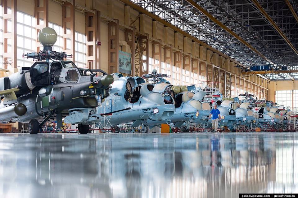 العراق يطلب شراء 4 مروحيات Mi-28NE مزدوجه التحكم من روسيا  ClA64x5WYAIPz77