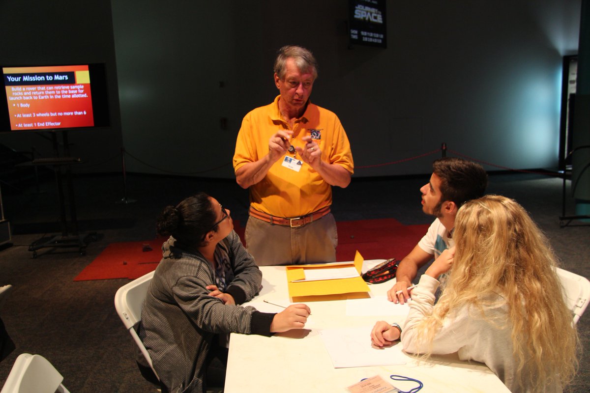 YWCPAHISD's tweet photo. #YWCPA Roses are collaborating and learning with their peers from @CiteEspace &amp; @ScienceCentreSG #MarsTogether https://t.co/LiaomHikH3