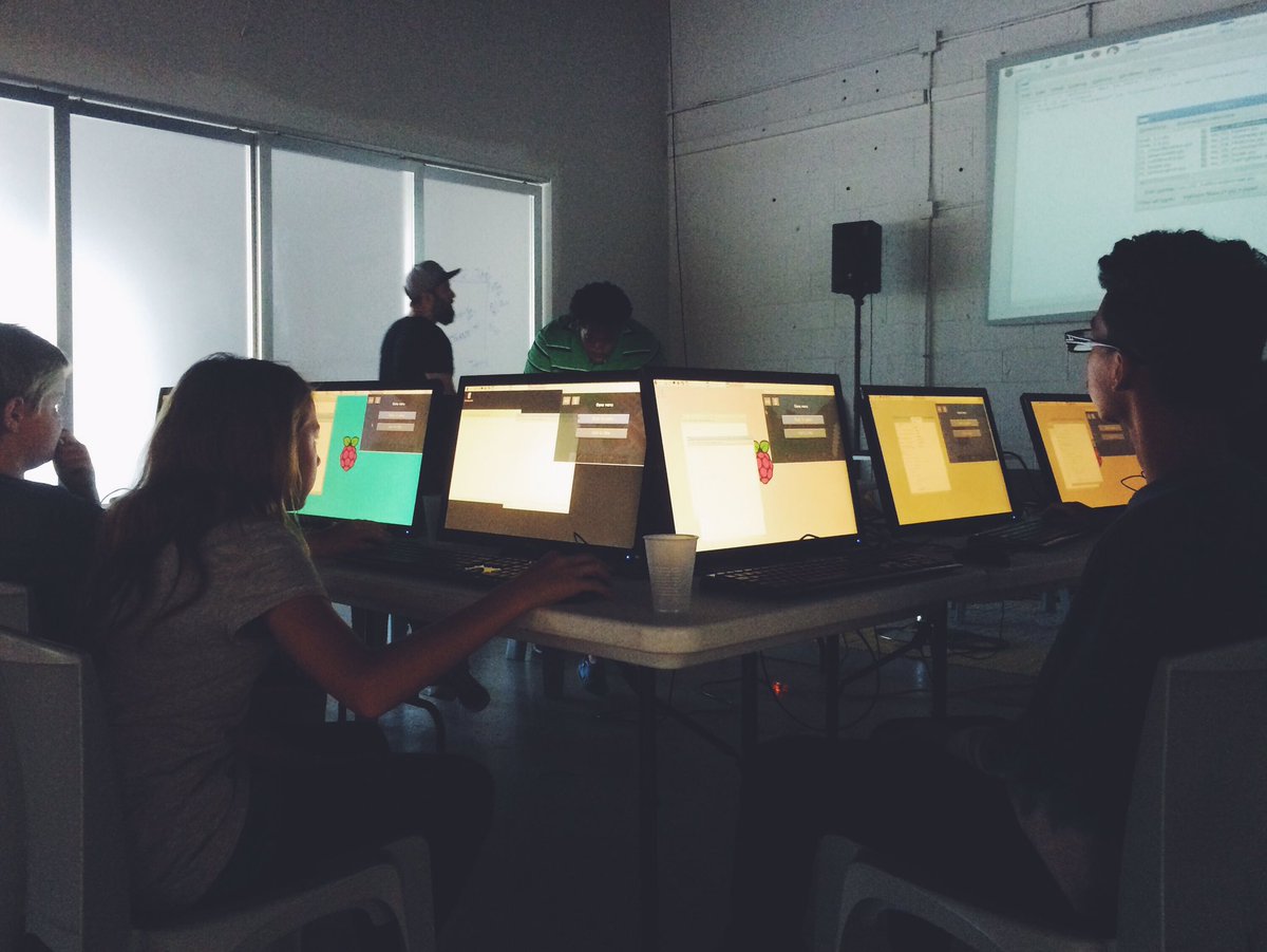 vinectycodecrew's tweet photo. Day 3 of 4 complete! #minecraft #summercamp #minecraftcrew #technology #techforkids https://t.co/Nanr4Vy94r