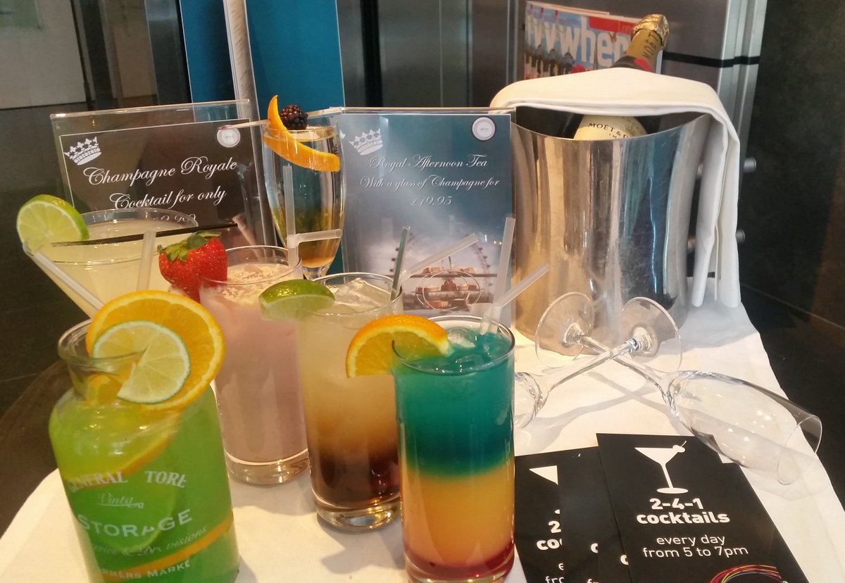AuroraSpaLondon's tweet image. Need a break? Treat yourself to a #spavisit at @ParkPlazaHotels County Hall #London + BOGOF cocktails 5pm-7pm daily!