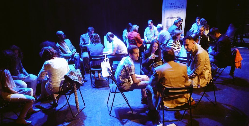 CasandraML's tweet image. #felizmiercoles en #T4Networking haciendo contactos con más de 500 #empresas #pymes y #profesionales con @tve_tve