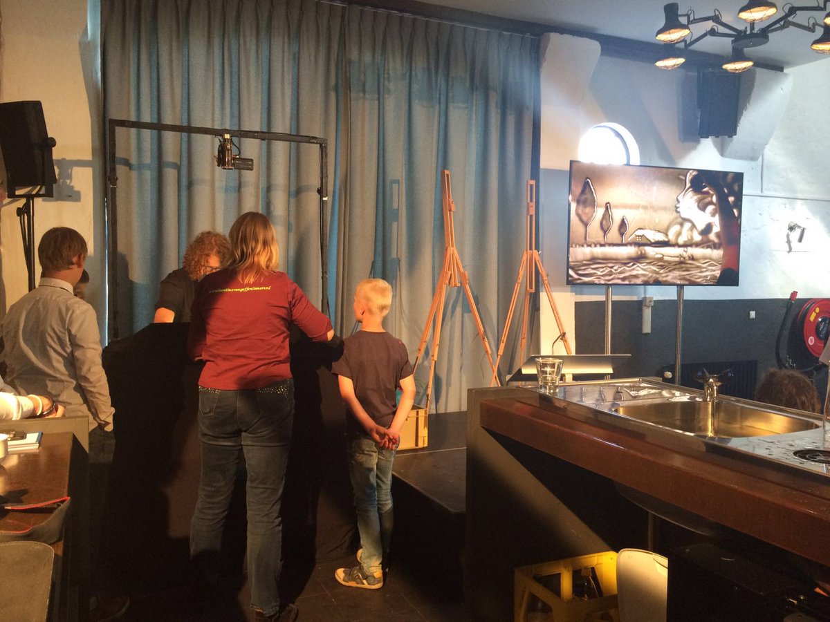 JadeWissink's tweet photo. #Zandtovenaar laat zien hoe het mis kan gaan zonder #RuimtevdRivier bij oplevering @dijkverlegging #CoVo #mijlpaal https://t.co/62OAS6zUly