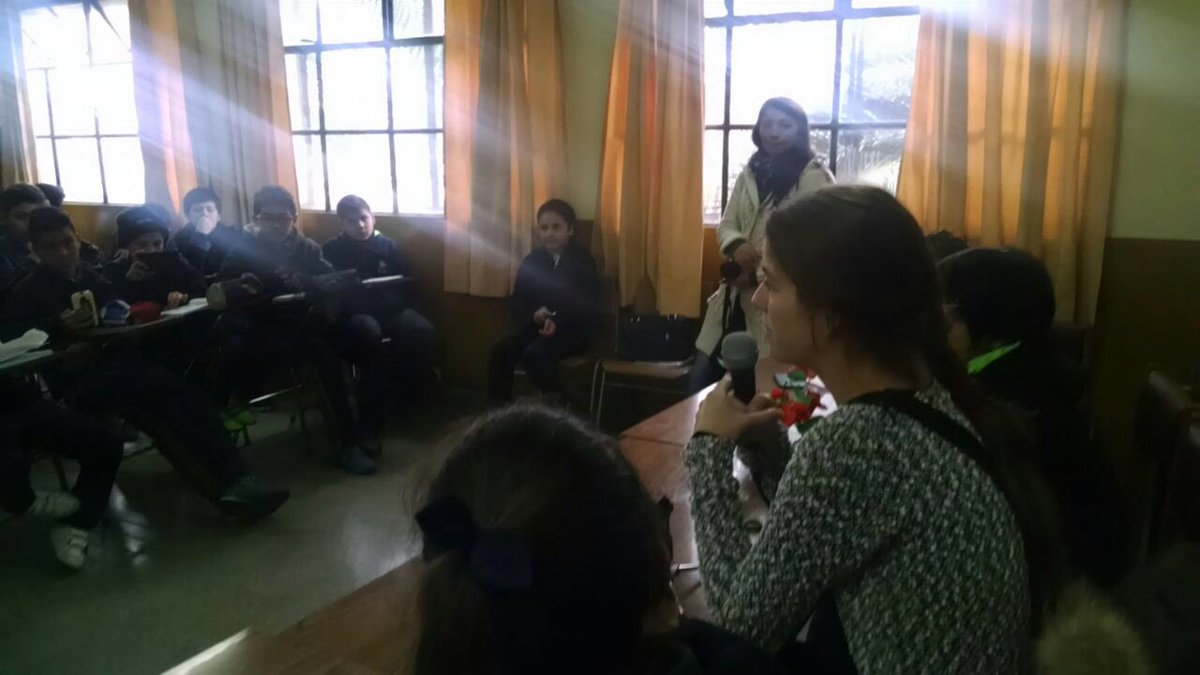 prensa_escolar's tweet photo. Ya estamos con @mdigirolamoa en la Escuela Antilhue de #Pudahuel https://t.co/xcfYv6oymU