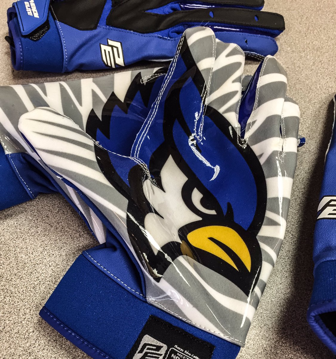 PhenomBrand's tweet photo. Gloves for Liberty HS in Missouri and Giltner HS in Nebraska shipped out today. #nationwide #phenomelite https://t.co/KIJW7xGA2P