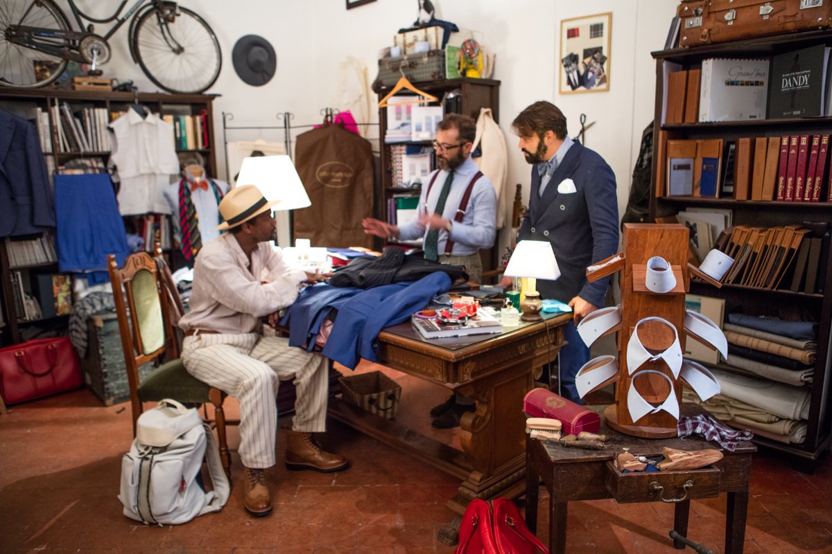 Mandarina__Duck's tweet photo. Follow the travelers! Discover Diary >> https://t.co/oH6uIYWZFE
#utilitywanderers #utilityregeneration #florence https://t.co/qIbvIeJ0bp