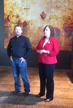 RowleyLisaRae's tweet photo. @KCGOP Flag Day dinner. Thank you @lorisotelo for arranging meet &amp; greet w/ @MarkGeistSWP for veterans. #SemperFi https://t.co/oiZZM9lUi6