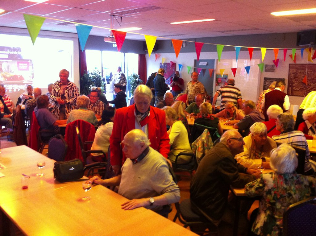 HsumVerb's tweet photo. Wijkbijeenkomst van @LeeftSamen in De Koepel Kerkelanden van start. Mooie gelegenheid voor promotie wijkactiviteiten https://t.co/Hlo8Oaqo6A