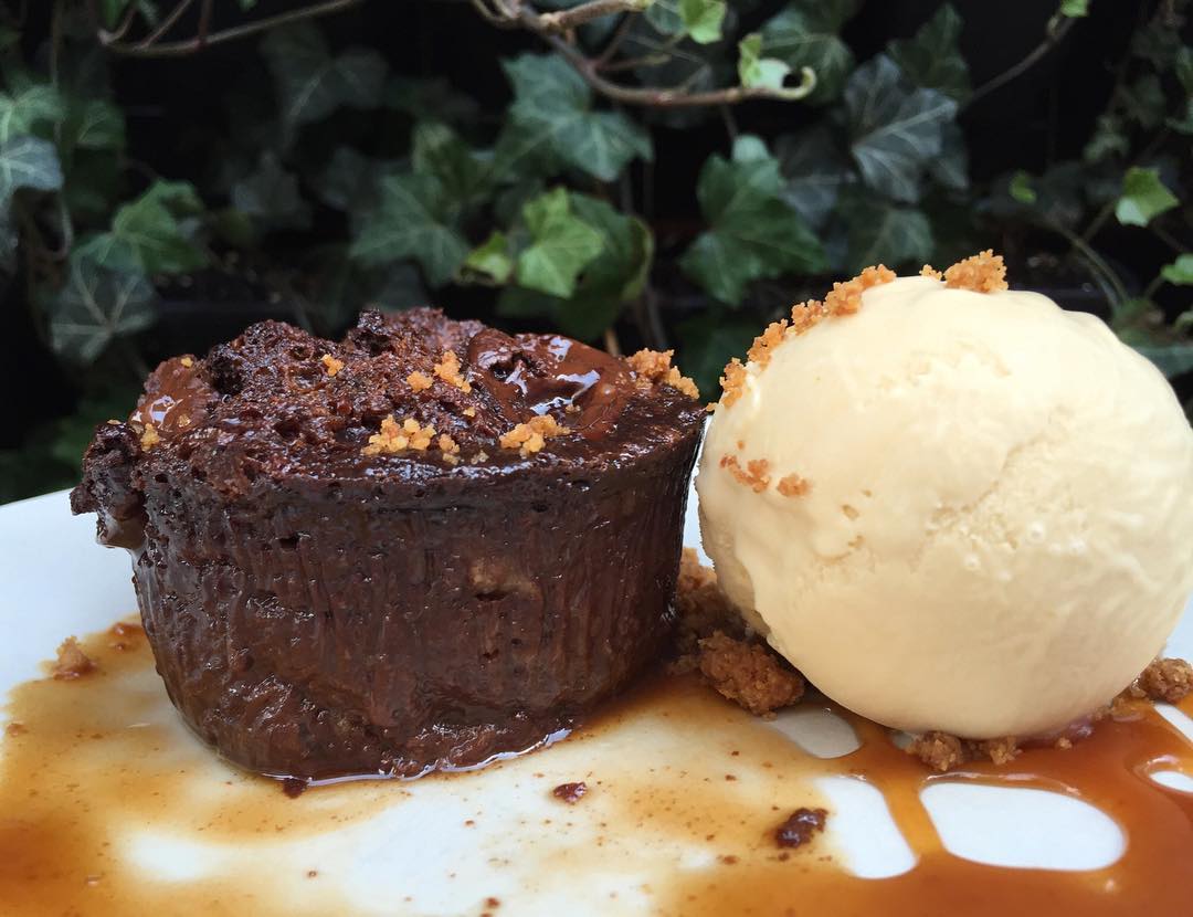 Celebrate #FathersDay with dinner at <a href="/Jams_NYC/">Jams NYC</a> &amp; Dad gets a free dessert on us: jamsrestaurant.nyc #1hotels
