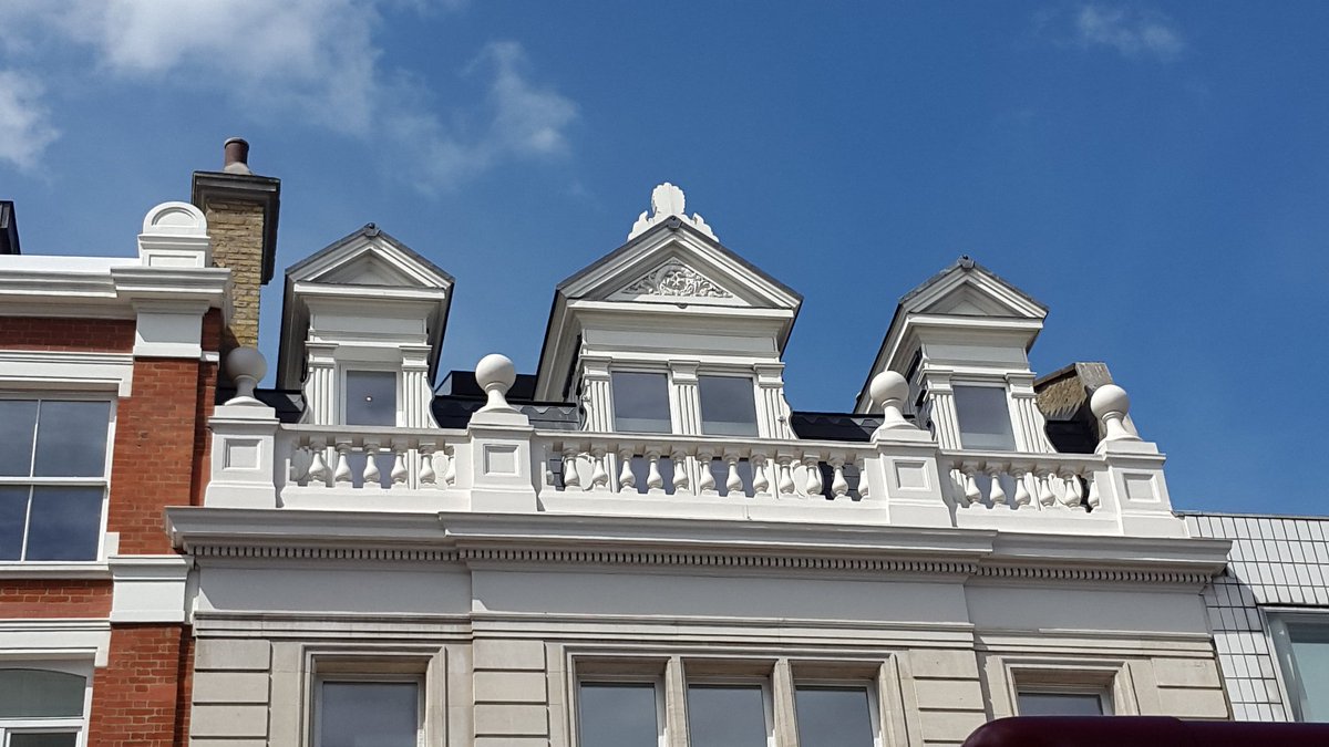 8twinge's tweet photo. Ditto this
#lookupinLondon
#eventhegrottyparts https://t.co/YeKvFyYEmB