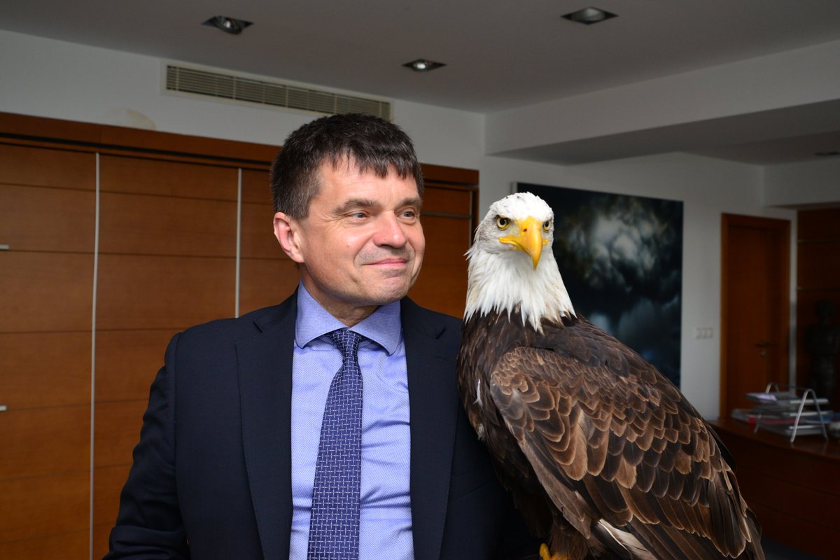 minedu_sk's tweet photo. Vzácnu návštevu mal dnes minister Plavčan - https://t.co/chRPk8NJuK https://t.co/XI0cSOseGu