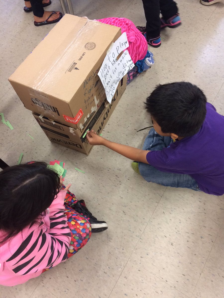 JuliaJestadt's tweet photo. Room 2 visited our class to play our cardboard box games! https://t.co/MY7nIQz1Vd