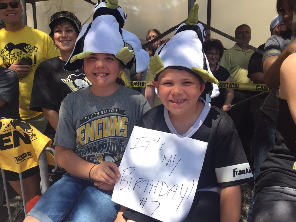 penguins tweet picture