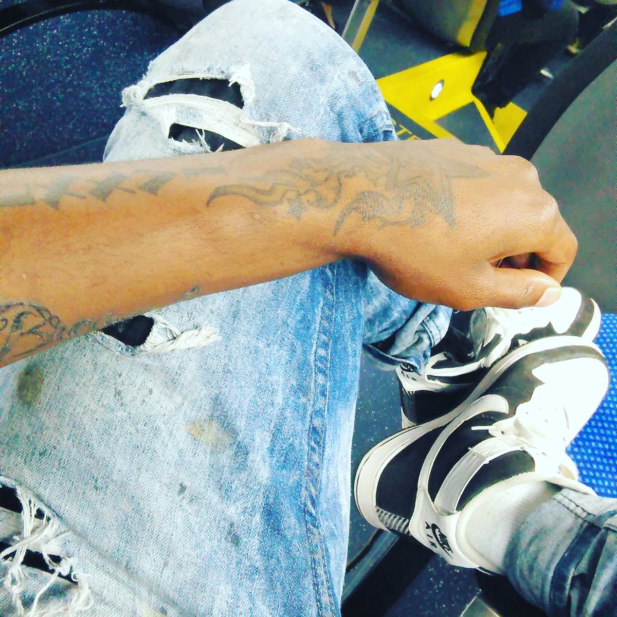 BigSimpcityjohn's tweet photo. Just out here thuggin it🔫💨🔫💨👣👣👣🚔🚨🚔🚨 https://t.co/9b5gWHT2jI