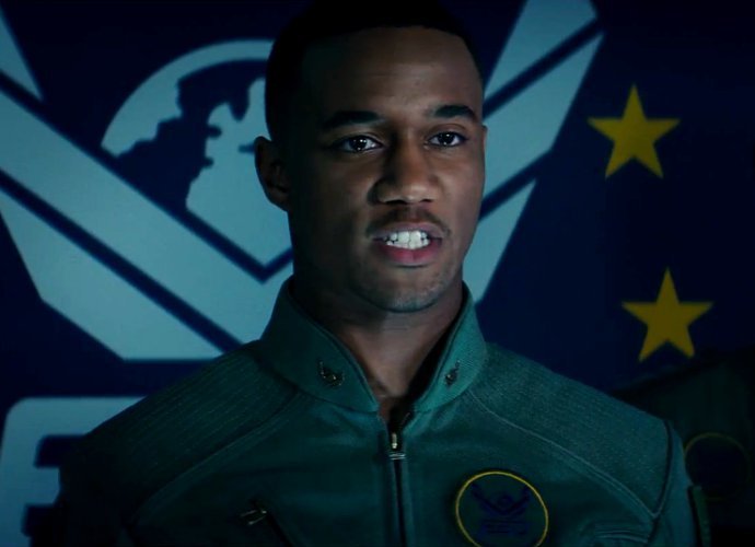 ComplexPop's tweet image. .@The_JessieT, star of #IndependenceDayResurgence, joins us on Facebook Live around noon.

facebook.com/complexPOPCULT…