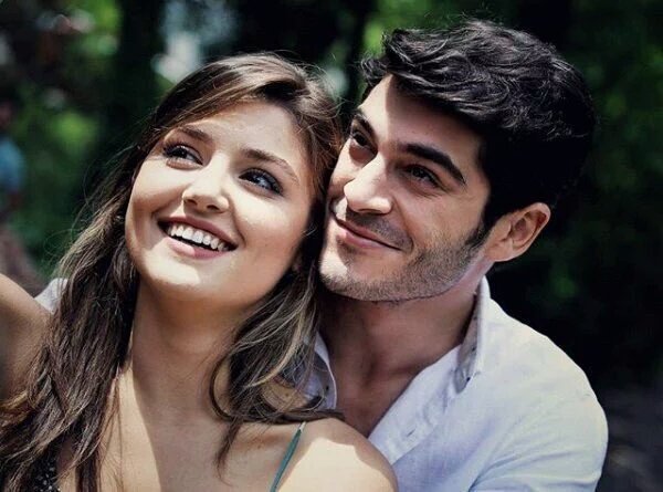Bu akşam Hayat ve Murat'ı izlemeye hazırmıyız!!! <a href="/Hayat___ala/">Hayat</a> #AşkLaftanAnlamaz 20.45'de Show tv ekranlarında
