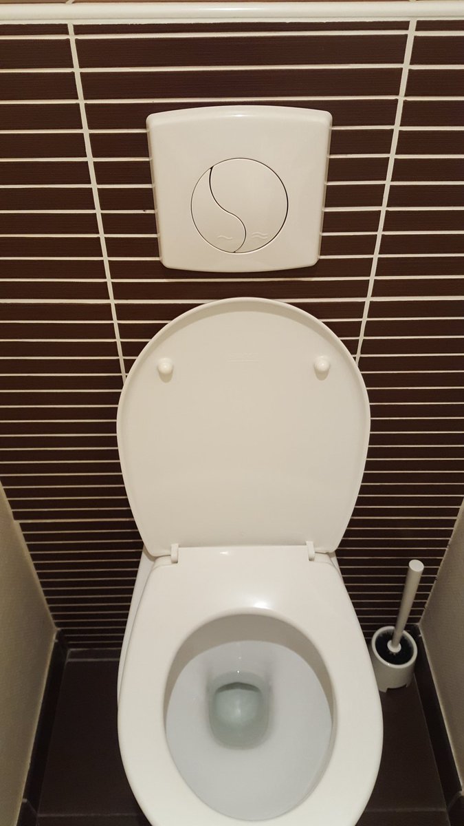 ___Mar__'s tweet photo. What does it mean#europeantoilets https://t.co/aIQTmHWCkN