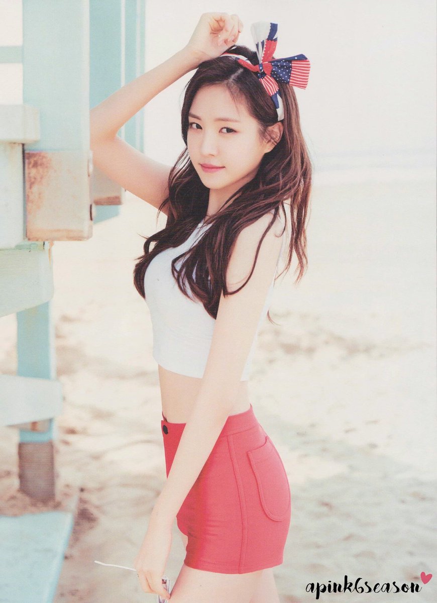 marcellaapink's tweet photo. 손나은 🍀 에이핑크 🍀 1994 🍀 https://t.co/BFV3UhO7yF