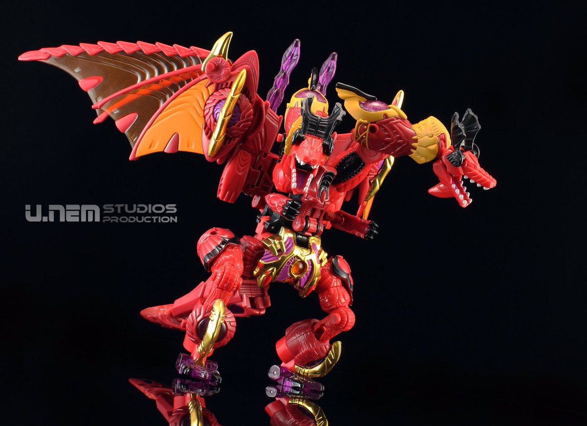 unemstudios's tweet photo. #unemstudios #transfomers #botcon2016 #botcon #beastwars #megatron https://t.co/XVnOxCxFLU