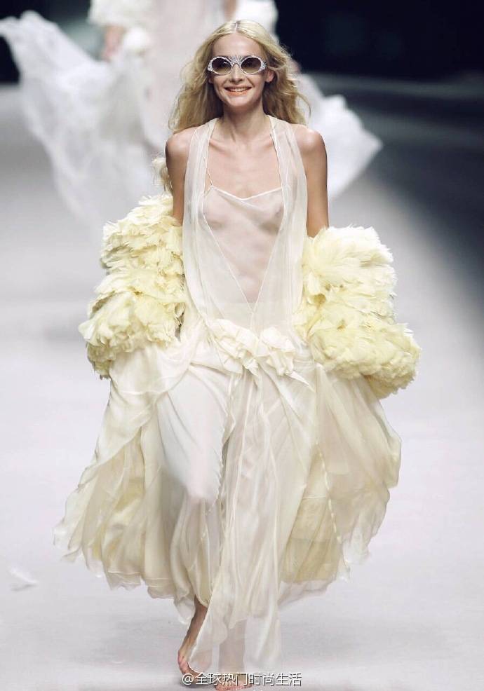 TopFashionable's tweet photo. Sonia Rykiel 1 #fashion #Sonia #Rykiel https://t.co/G4WDS8Un6f