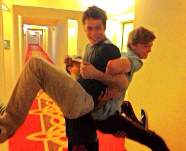 stas_heart's tweet photo. Ещё плюс один голос за любимых. 
My #TeenChoice vote for #ChoiceMovieChemistry are @SangsterThomas and @dylanobrien https://t.co/aVsksURl44