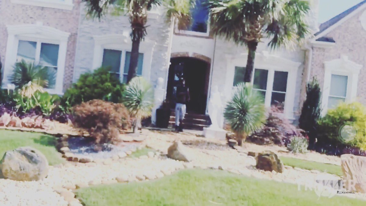 CLKentrell's tweet photo. #CLKentrell https://t.co/Ig7uhlH7lC