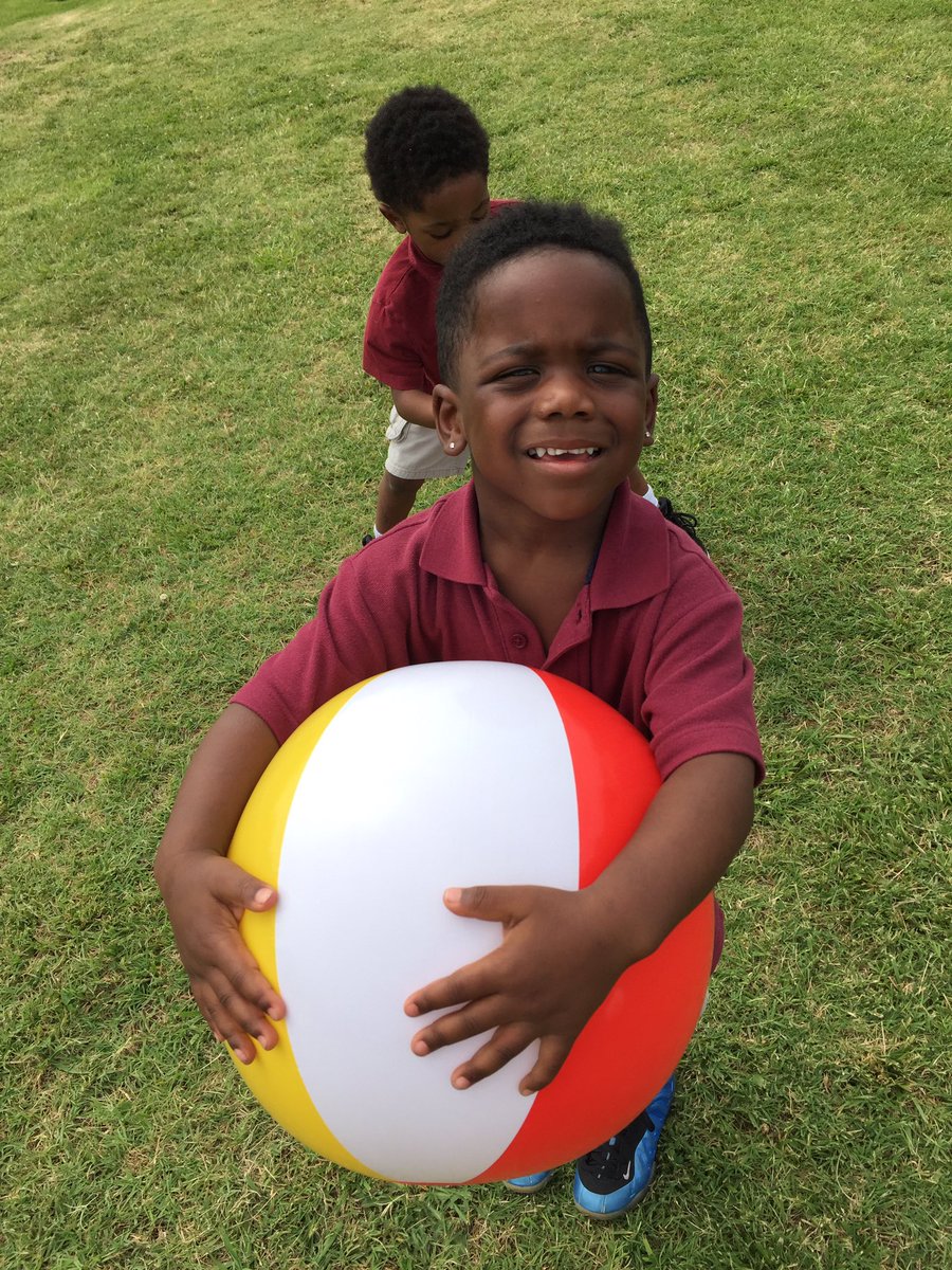 brantleysbabies's tweet photo. We had a mini field day https://t.co/baElJpEfw4