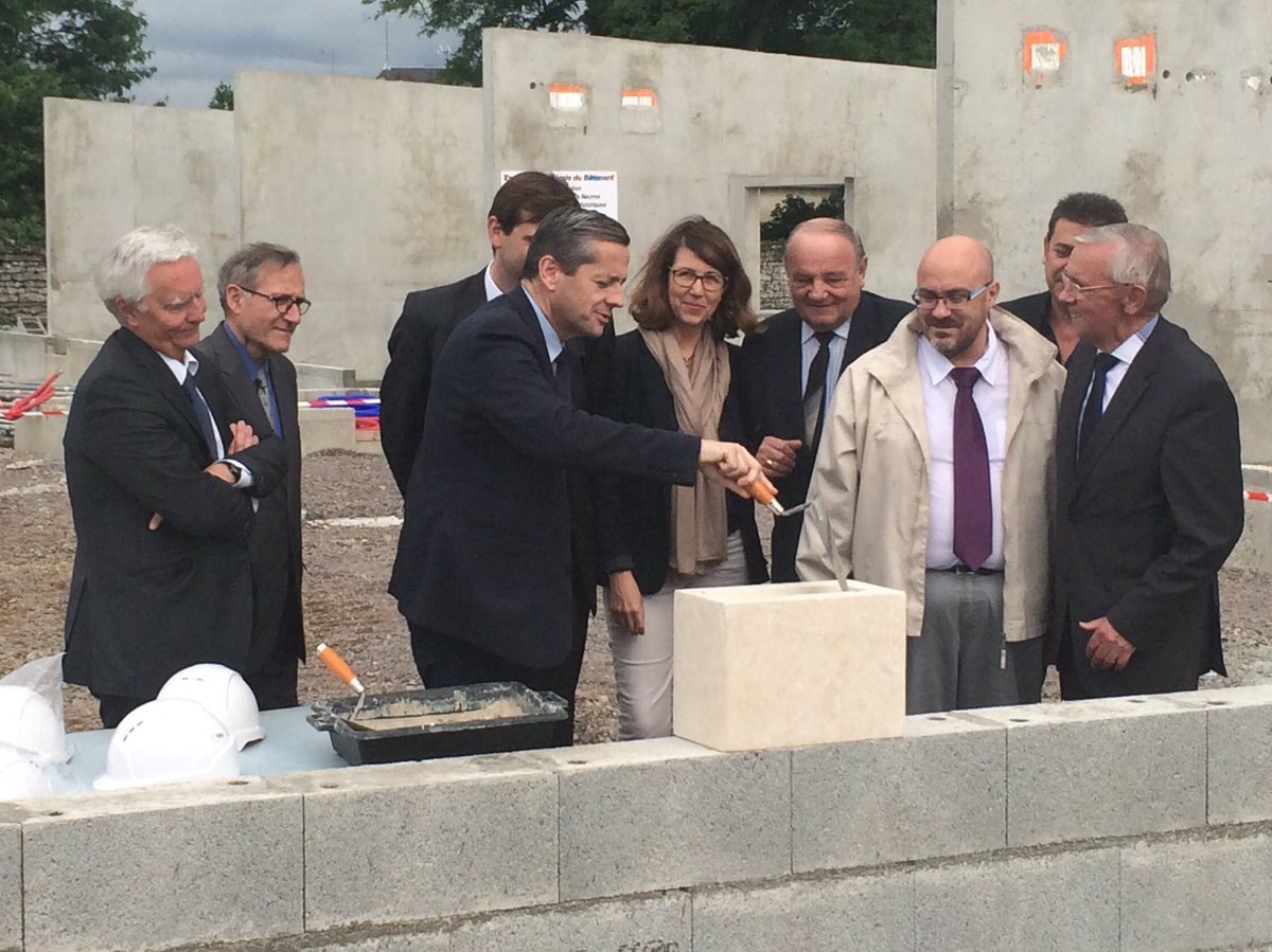 departement86's tweet photo. Pôle Petite Enfance #Scorbé ac #HColin @brunobelin @afbourat @jpabelin #APichon #LJugé #caf86 @Prefet86 @CyrilCibert https://t.co/OTavLxN43C