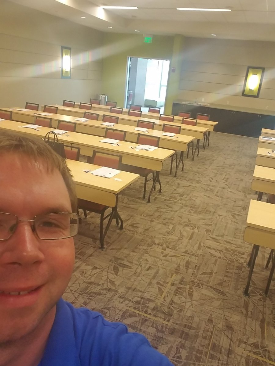 tigrpawcs's tweet photo. Getting ready for the GGCAA meeting in just a bit #presenting #GGCAA #TigerPaw #familybusiness #carpetcleaning https://t.co/JoNPK8YmLy