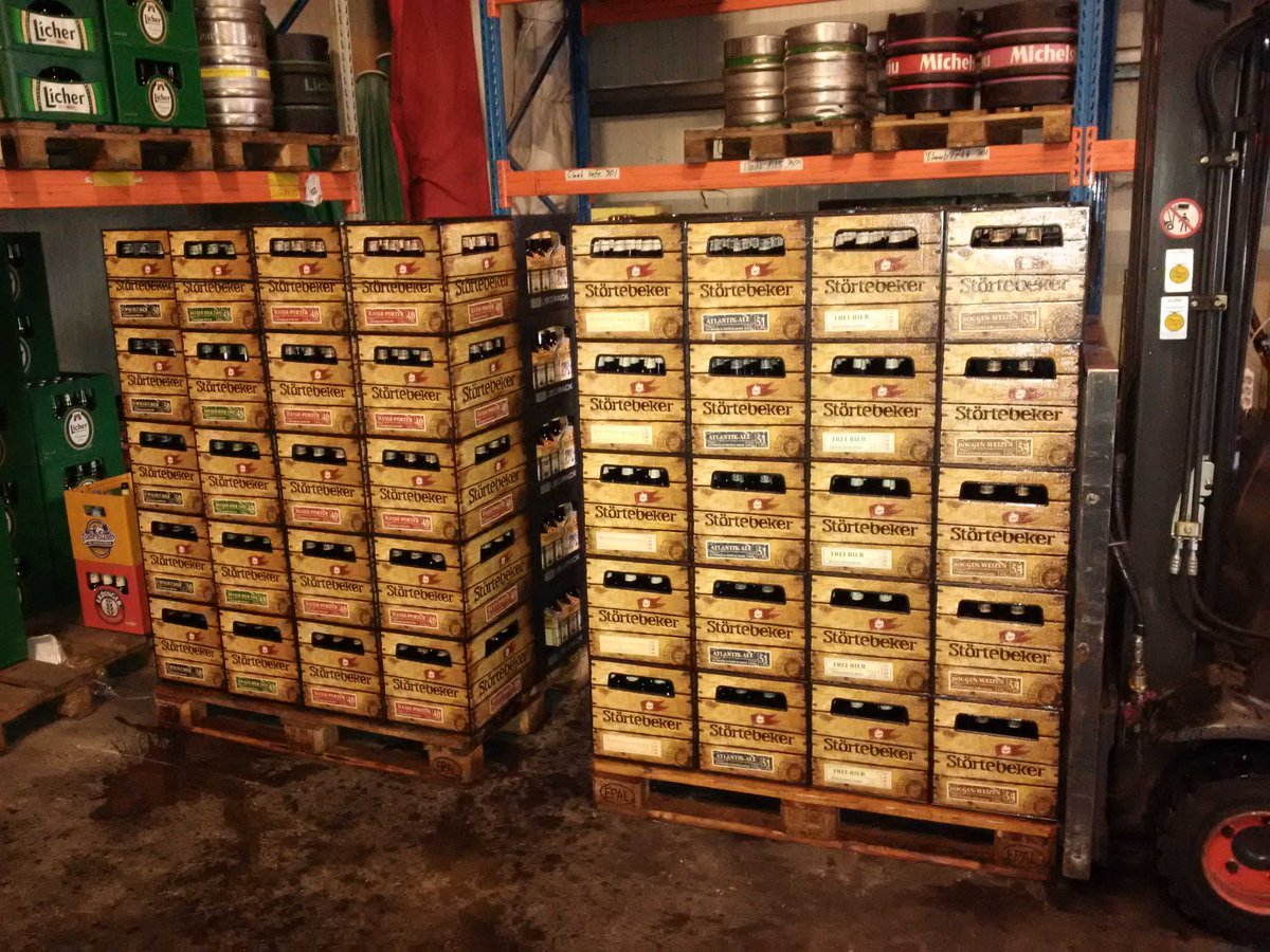 2 frische Paletten #stoertebekerbier sind da. Gehen bis Freitag in die Mârkte. Prost!