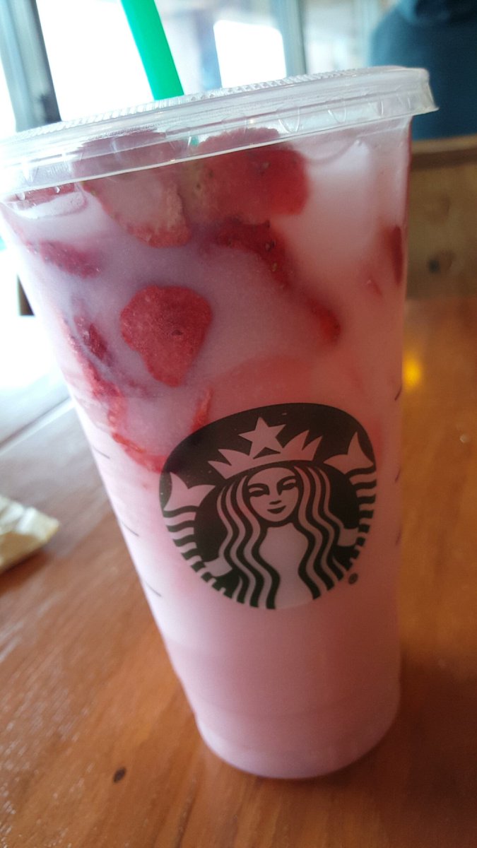 G4GO44's tweet image. PINK DRINK 🍓😋👌 #HiddenMenu #PinkDrink #AcaiRefresher #Starbucks @Starbucks