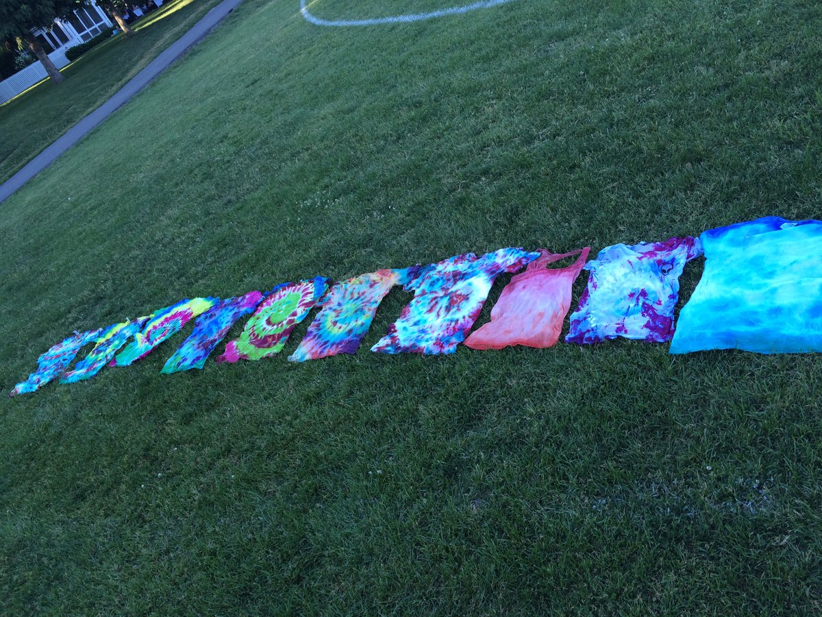 GillinResidence's tweet photo. Gillin girls annual end of year tie dye! https://t.co/xQ7gRkTX9I