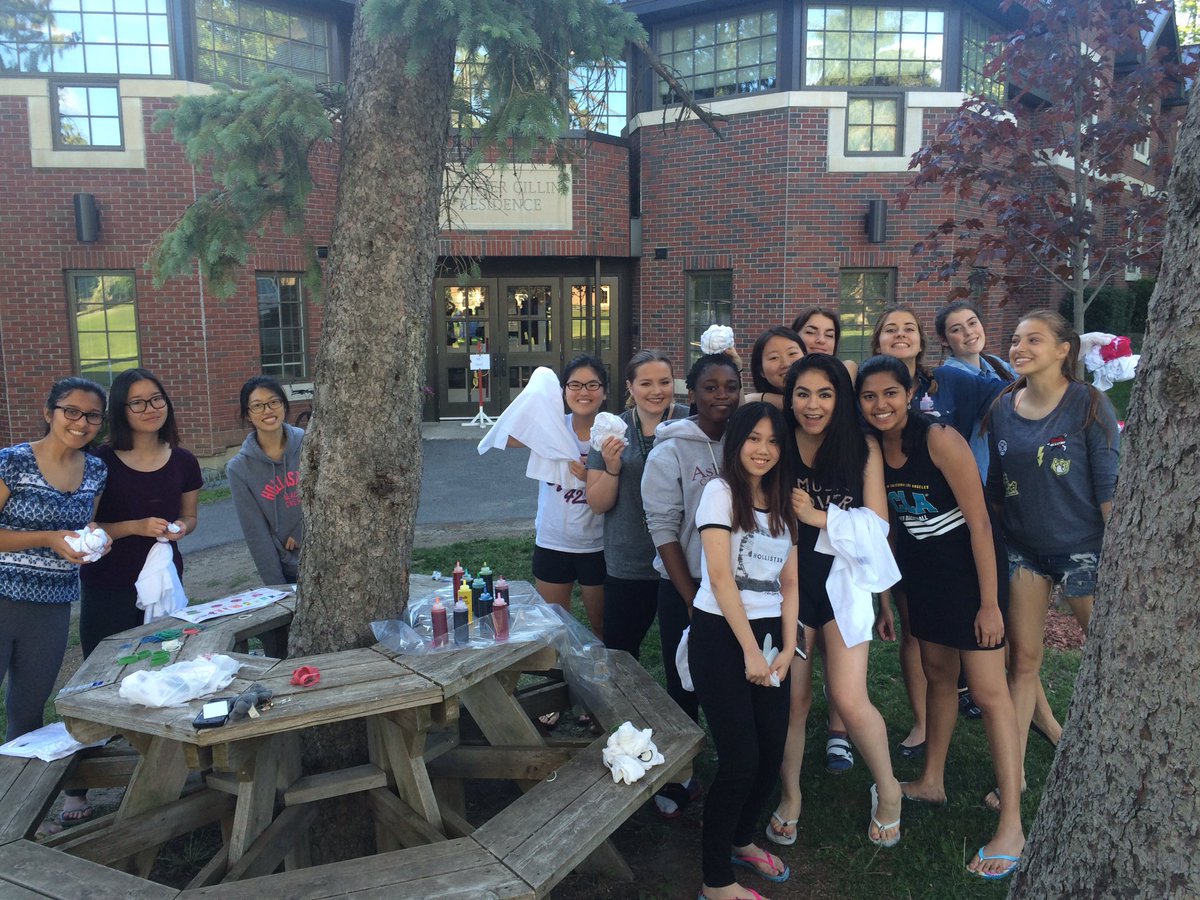 GillinResidence's tweet photo. Fun times with tie dye! https://t.co/uTX60CglJA