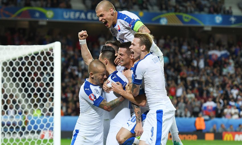LFCIndonesia's tweet photo. Skrtel kapteni Slovakia kalahkan Rusia https://t.co/zKPf6qAyUn #LFCIndonesia #LFC https://t.co/Vc4bTEsyRO