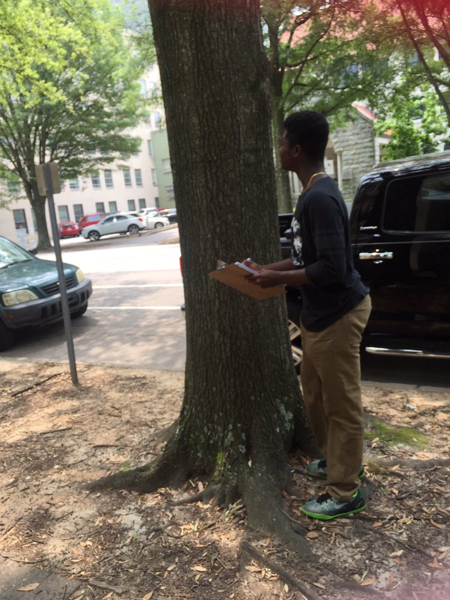 AnnMichelleR's tweet photo. Asking anybody and everybody 'Are you registered to vote #eventrees https://t.co/e0Sp4u8uJN