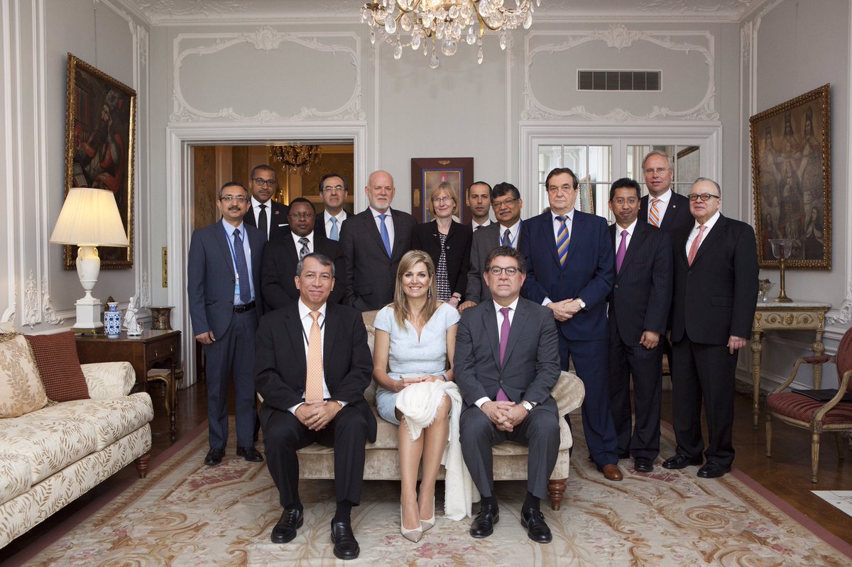 ChantalHeijnen_'s tweet photo. Just photographed Queen Maxima and the 'Group of Friends of Financial Inclusion' in NYC. https://t.co/KeEiIV9VCD