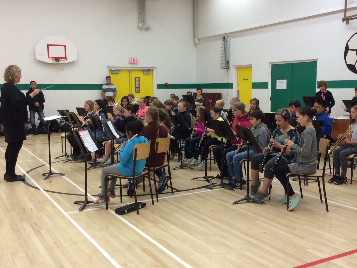 SandraSjones's tweet photo. Annual elementary band tour @Kristy_Tillman #rupertschools #sd52 #usetheforce https://t.co/j6ZMdv58Dj