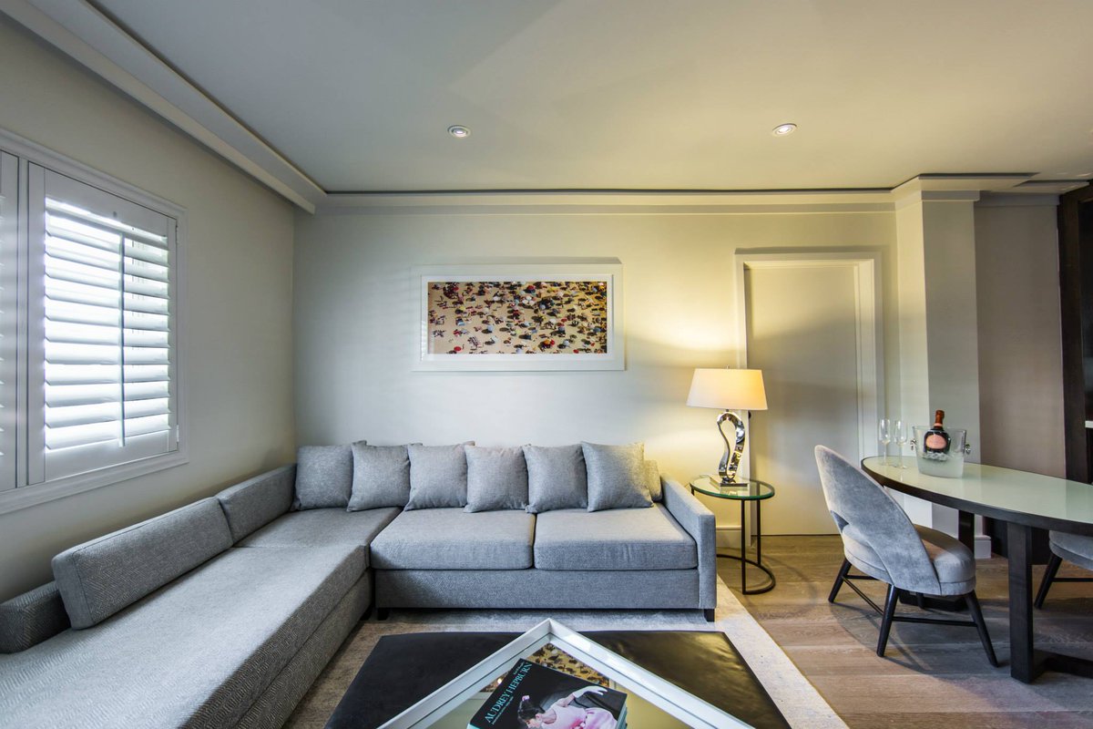 SwingShift_App's tweet photo. Exploring #BeverlyHills? Now you can book the @MosaicHotel through Swing Shift and stay for a full 24 hours. https://t.co/holcVgoXA3