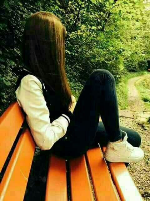 ﻟﻴﺲ ﻫُﻨﺎﻙ ﺷﺨﺺ ﺭﺣﻞ ﻋﻨﻚ
 ﺑِﺪﻭﻥ ﺭﻏﺒﺘﻪ ..⁉

ﻫُﻨﺎﻙ ﺷﺨﺺ ﻟﻢ ﻳﺤﺒﻚ ﺑِﺼﺪﻕ
 ﻭﺗﺨﻠﻰ ﻋﻨﻚ ﺑﻜﻞ ﺳﻬﻮﻟﻪ ..✋