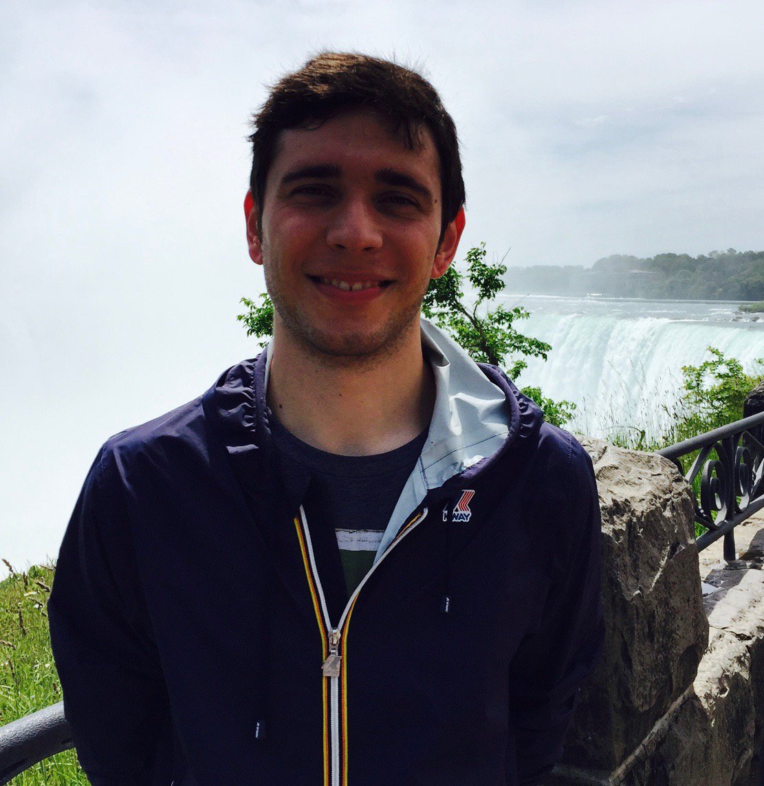 bwwines's tweet photo. Emanuele Musso (Musso Wines, Barbaresco) visits Niagara Falls for the first time! With @hmwasserman @bwwines Cheers! https://t.co/s0Nzhkwzw0