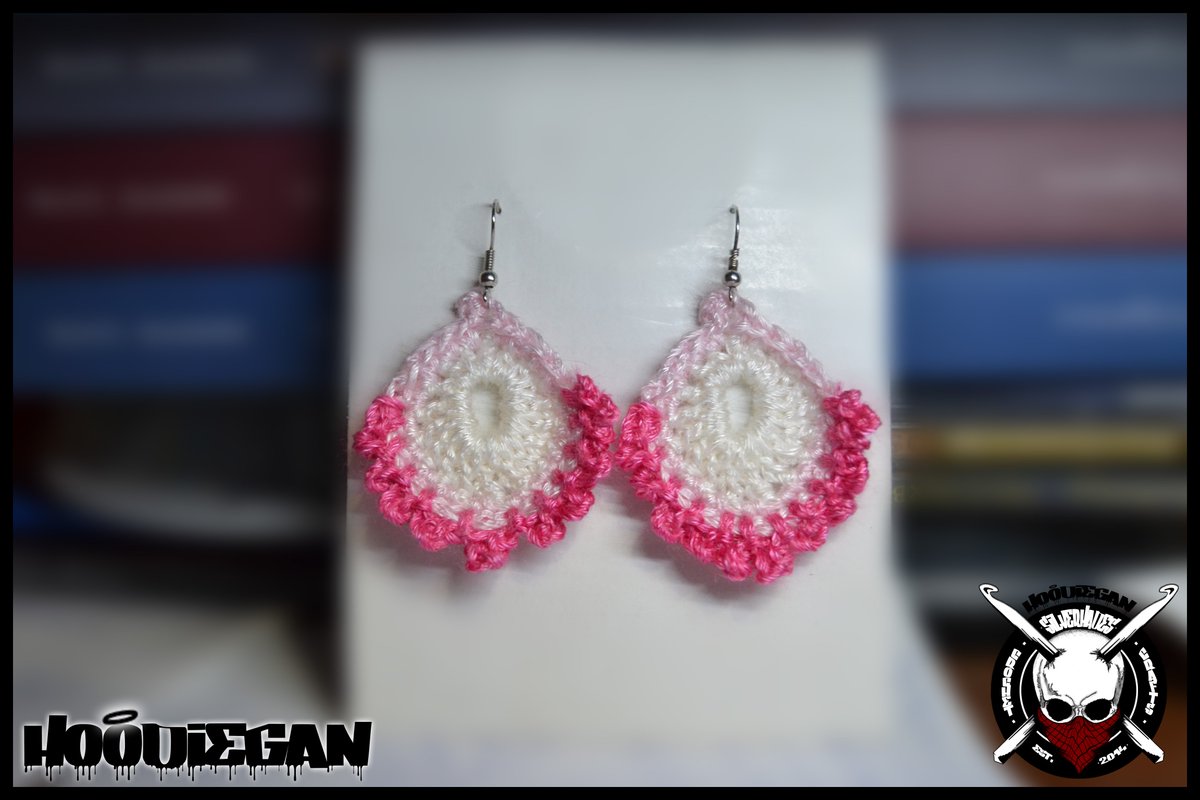 bubamarocrochet's tweet photo. #hoodiegan #silverhades #handmade #crochet #peacock #feather #earrings #white #babypink #pink https://t.co/pd4bMhQSzv