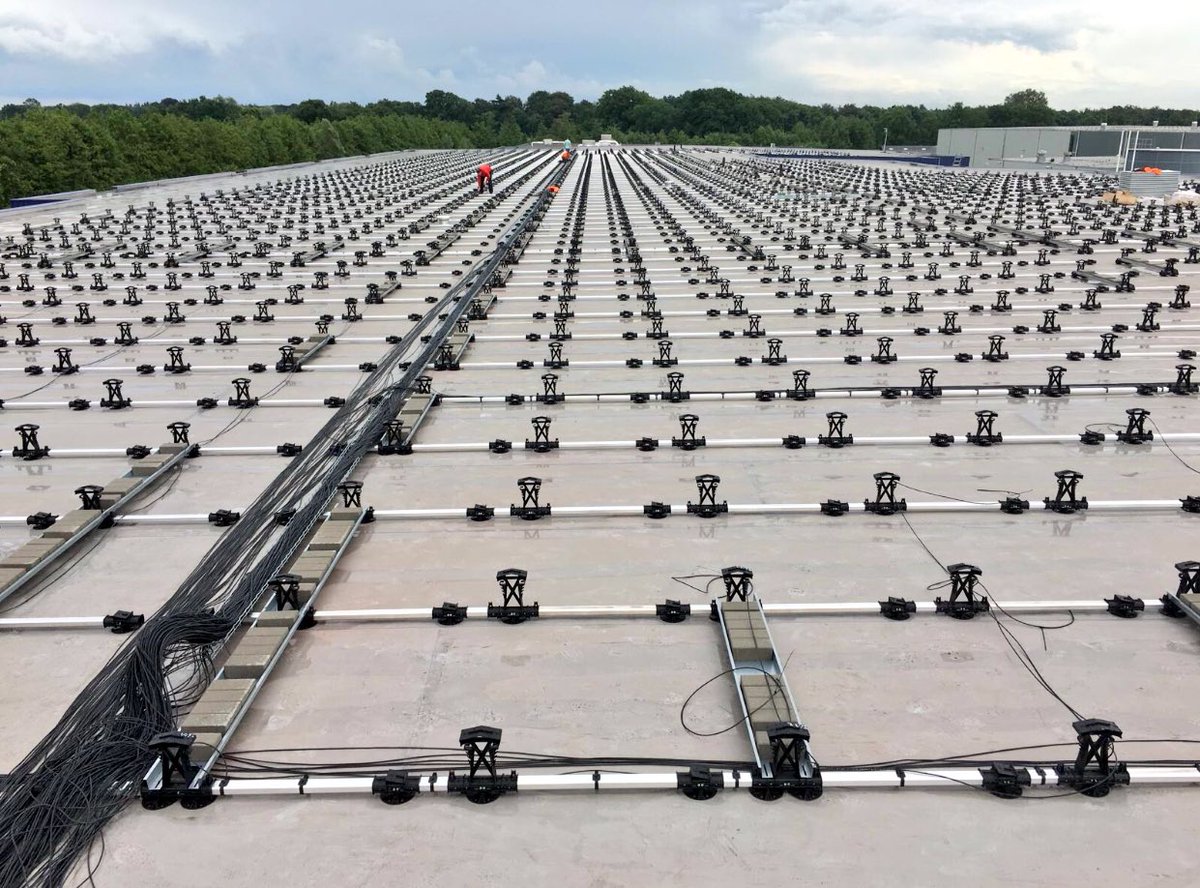 Laat de zonnepanelen maar komen, 20 km kabel gelegd bij <a href="/Texperium/">Texperium</a> in Haaksbergen. Gaaf project door <a href="/PureEnergieNL/">Pure Energie</a>