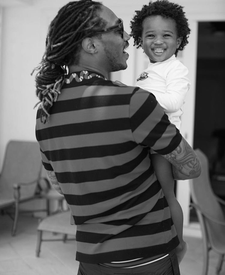 gingerbreadgyrl's tweet photo. #Spotted! 🌾👀🌾The Streets Prophet #Future (yeah that's what I said 🙄) chilling w/Baby Future in Jamaica https://t.co/fkE1BR493Q