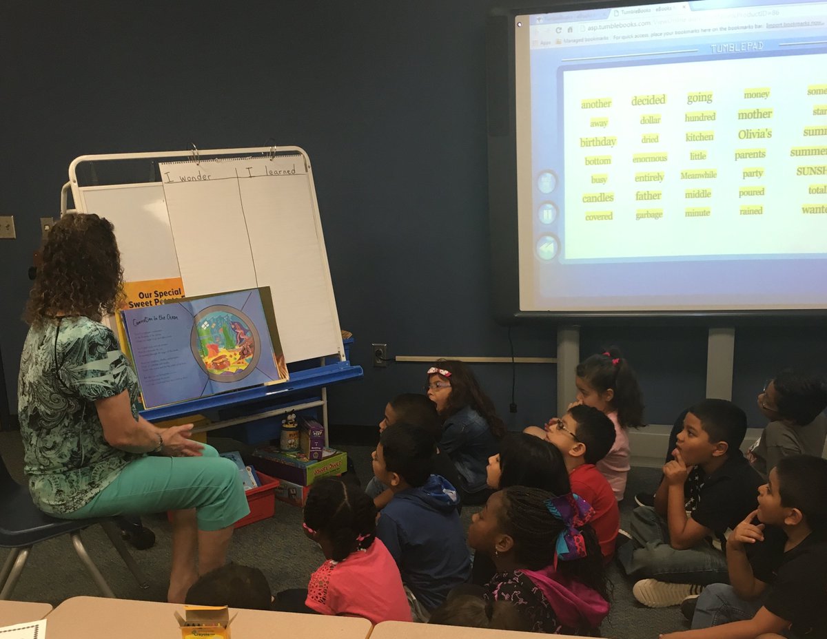 tcharlenefoster's tweet photo. Interactive read aloud with Mrs. Lynch! #lcisdSSA2016 https://t.co/e5KBH2cNQO