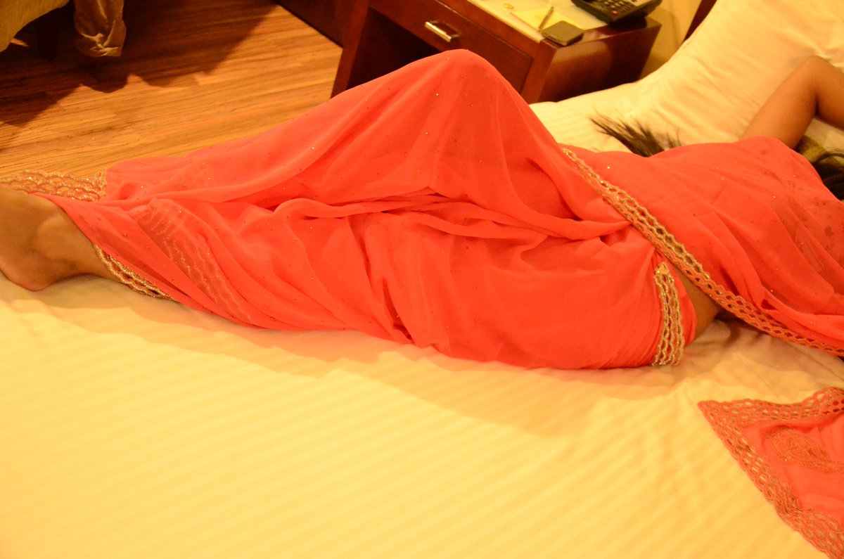 mayakaran30's tweet photo. #indianexhibitionist #exhibitionist #indiancouple

Bedtime!! https://t.co/INOnaI7TyG